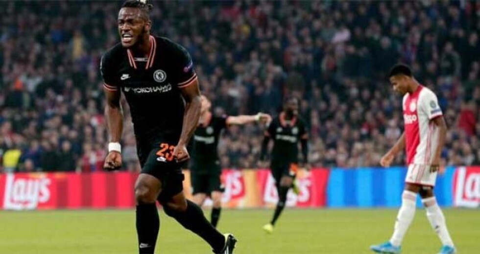 Batshuayi anula al Ajax y le da el triufo al Chelsea