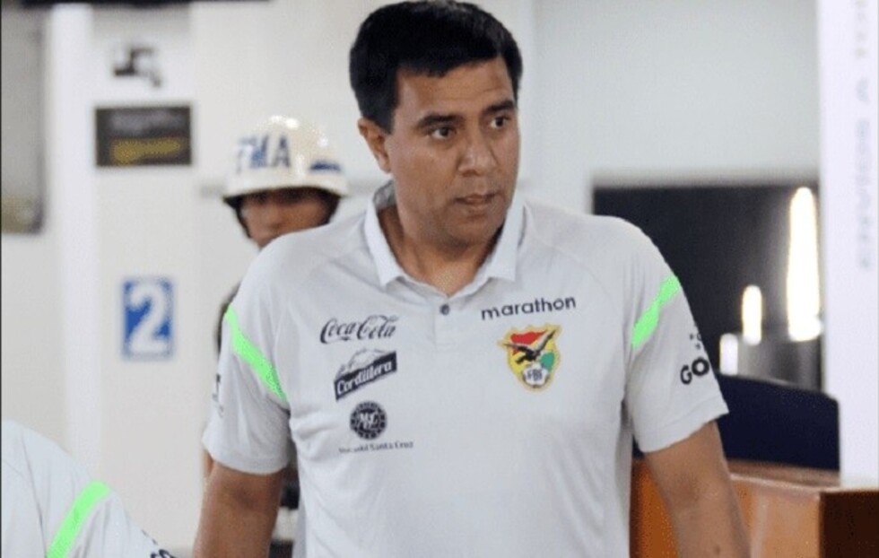 César Farías convocó a tres legionarios