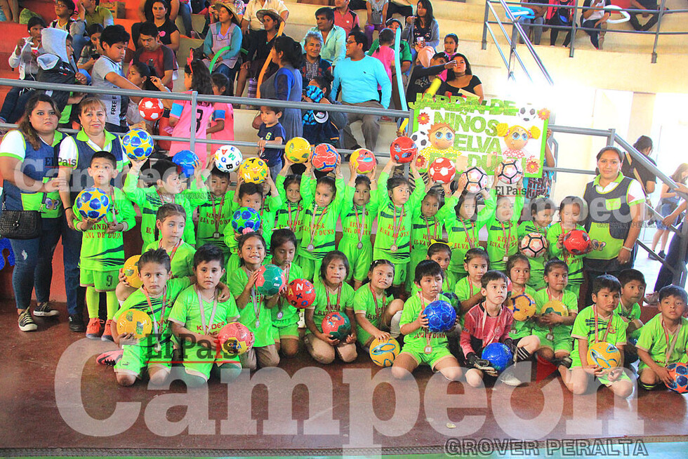 Postales del certamen inter-jardines de futsal