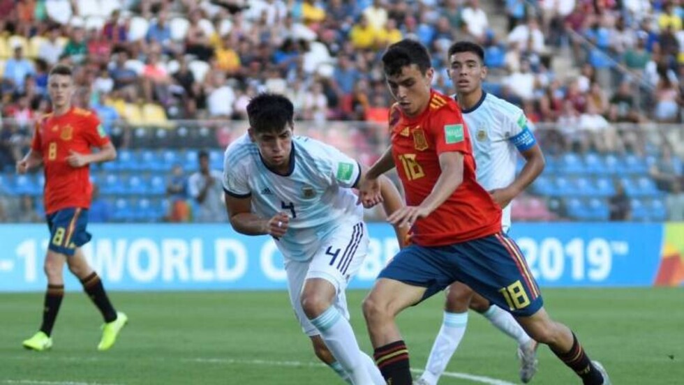 Argentina y España dividen honores en el debut Mundial