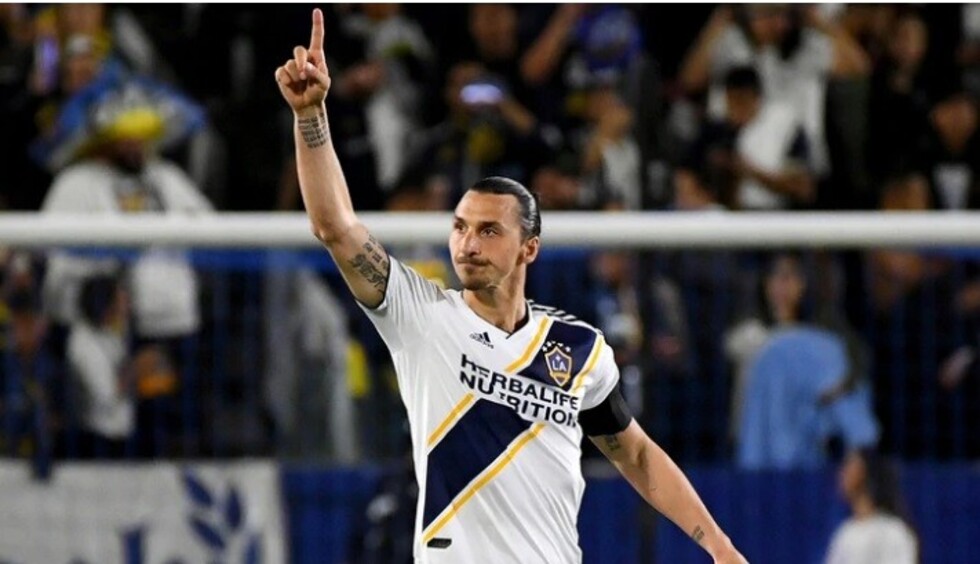 Zlatan Ibrahimovic volverá al fútbol europeo