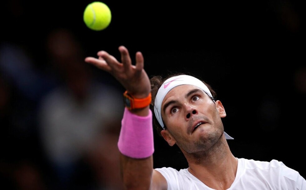 El revés y el saque de Zverev crucifican a Nadal en Londres