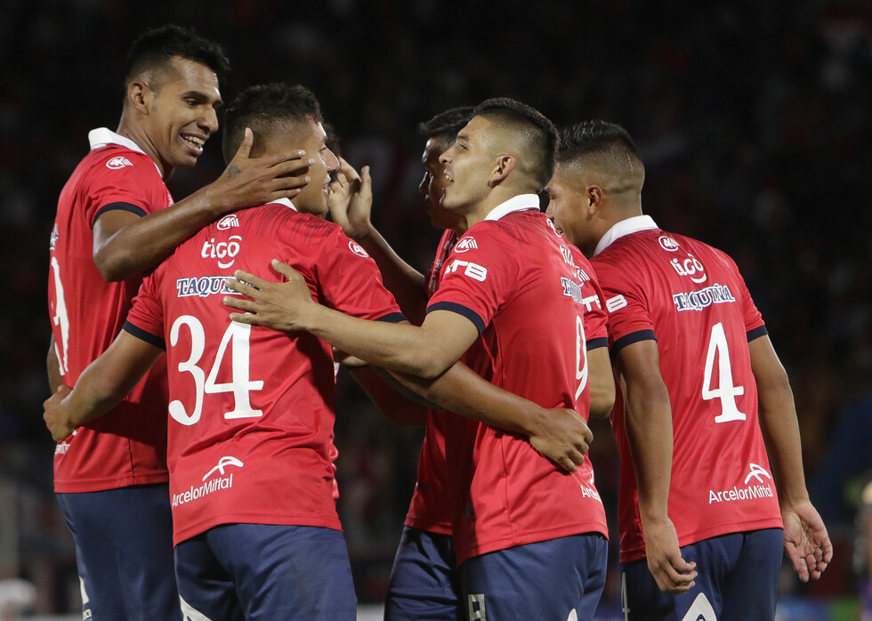 Aurora y Wilstermann en  un clásico electrizante