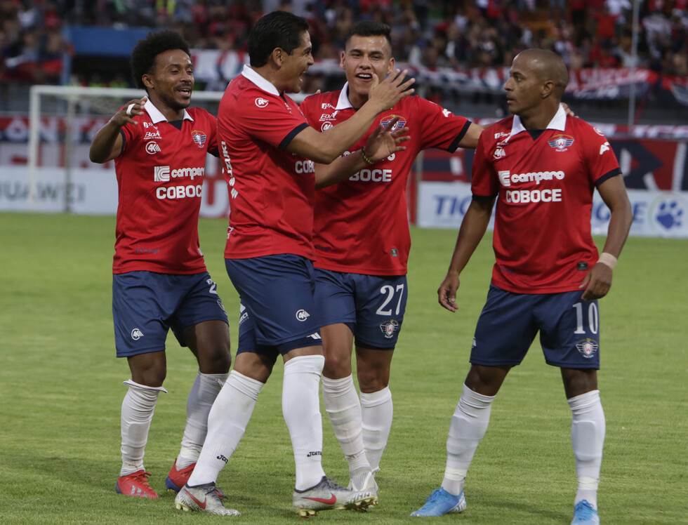 Wilstermann es firme candidato para quedarse con el título