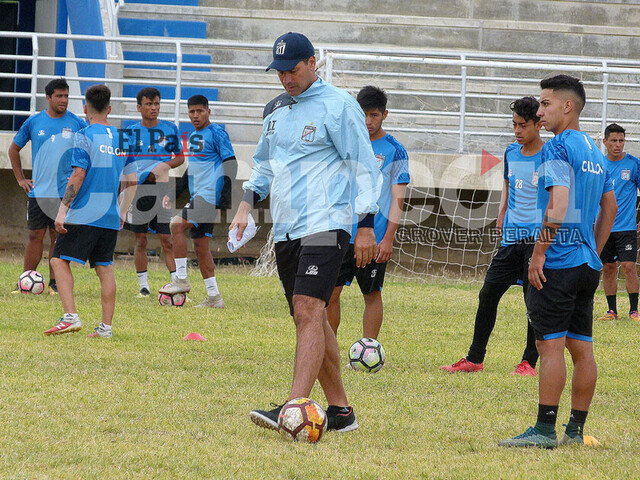 El club Ciclón formaliza a Félix Candia y Willy Garay