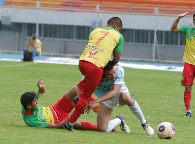 Palmaflor y Aurora se dividieron los honores