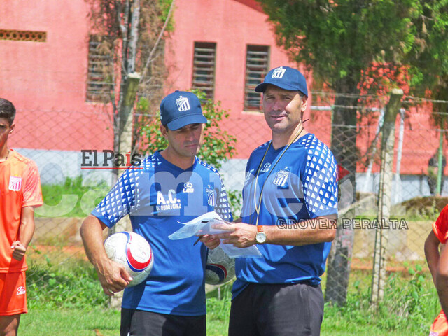 Ciclón asoma la fisonomía del equipo para el domingo