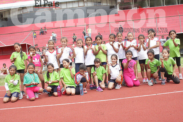 El atletismo tarijeño se prepara para competencias nacionales