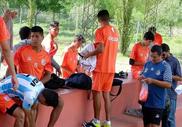 Clubes de fútbol tarijeño frenan su actividad
