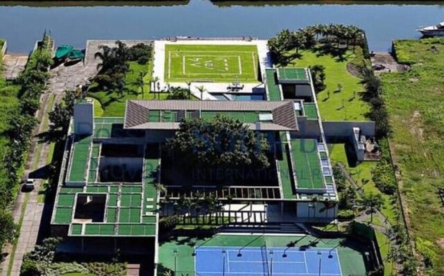 Neymar se refugia en una lujosa mansión en Brasil