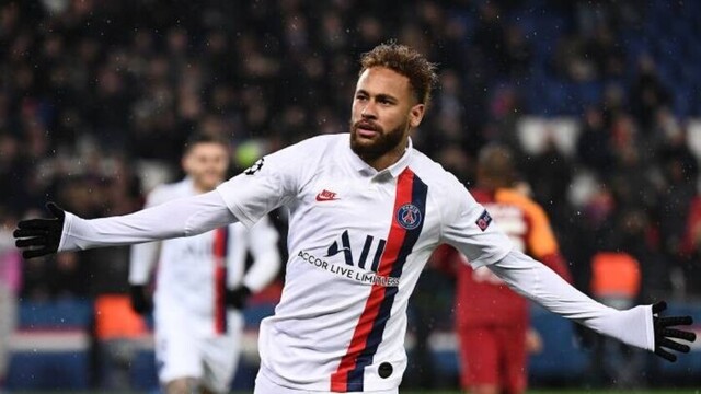 Francia anunciará recorte en los salarios de sus futbolistas