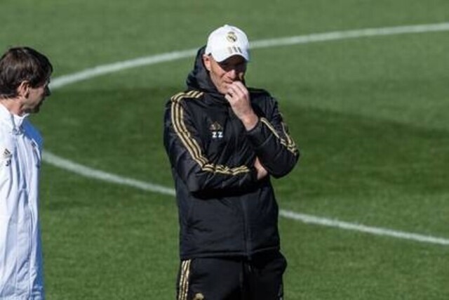 Valverde, Isco, Nacho y Mariano practicaron diferenciado en el Real Madrid
