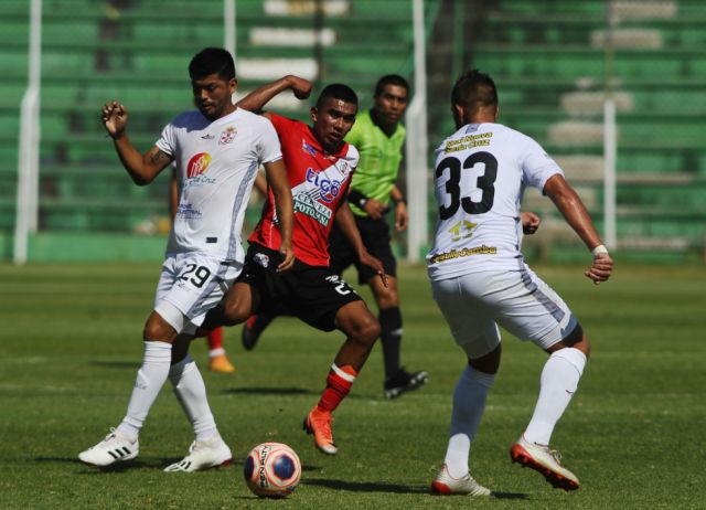 Real Santa Cruz espera respuesta de los jugadores