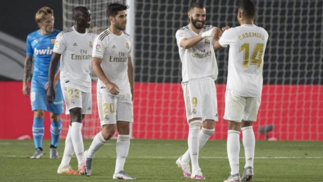 Real Madrid goleó al Valencia y presiona al Barcelona 