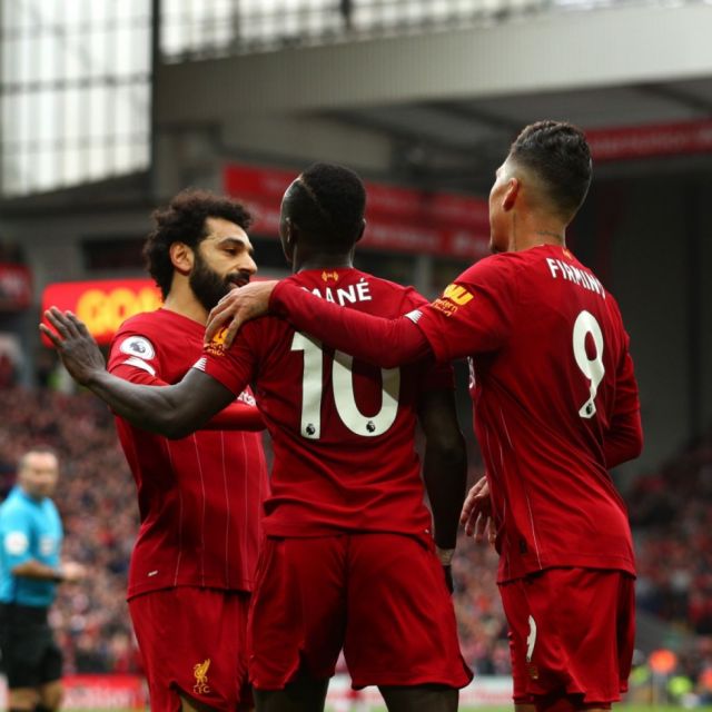 Liverpool defiende su liderato ante Everton