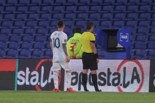 Las jugadas más polémicas de Argentina-Paraguay