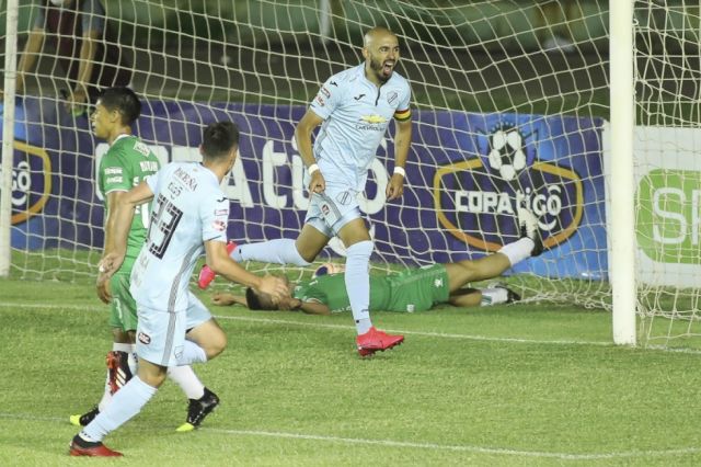 Bolívar arranca con buen pie 