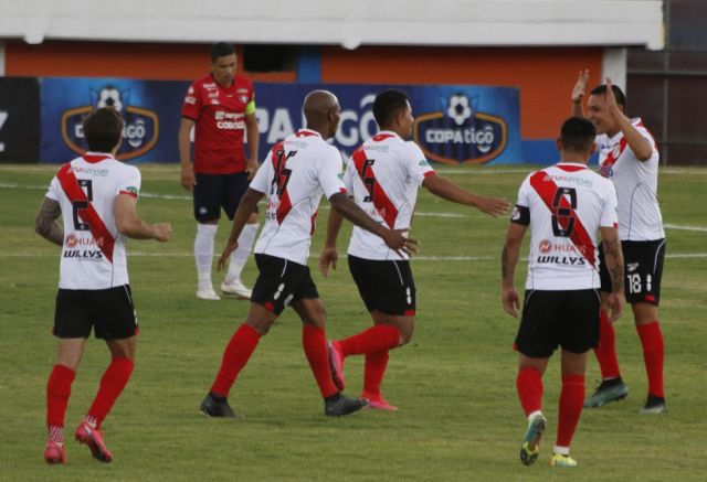 Dos futbolistas de Nacional Potosí dan positivo a Covid -19