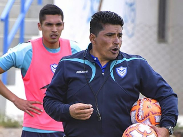 Always Ready estrena entrenador contra Blooming