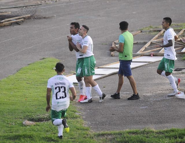 Oriente Petrolero baja a  Always Ready del liderato