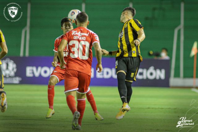 Royal Pari debutó en la Libertadores con goleada en contra