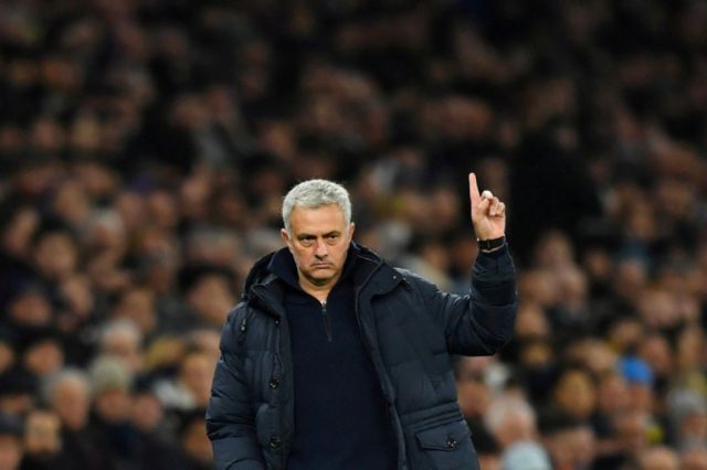 Roma anunció a Mourinho como su nuevo entrenador