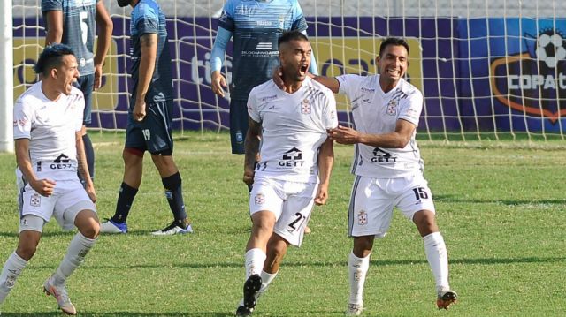 Real Santa Cruz consiguió su primera victoria en el torneo