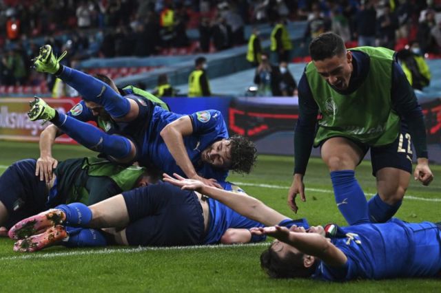 Italia sigue avanzando, superó a Austria en el tiempo extra