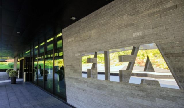 Pruebas de FIFA: Laterales con el pie, cambios ilimitados y dos tiempos de 30 minutos