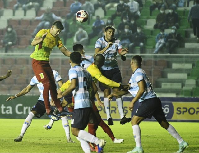 Sobre la hora el celeste dejó escapar puntos en casa 