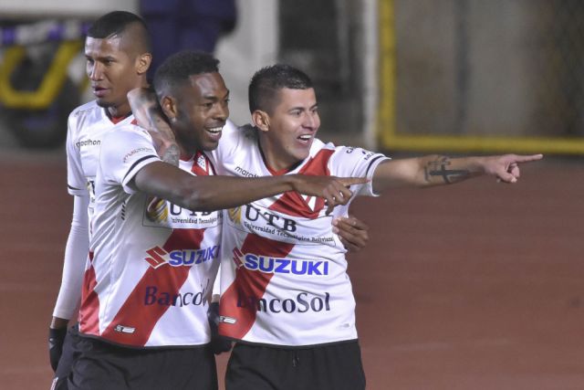 Always Ready y The Strongest  en un partido “caliente”