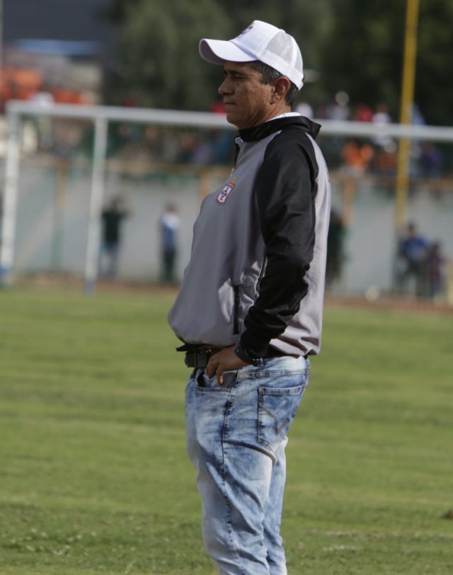 José Enrique Peña demanda a Real Santa Cruz