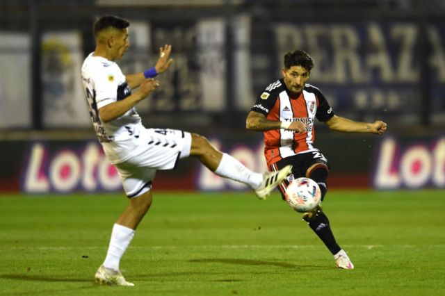 River empató y dejó pasar la  chance de acercarse a la cima