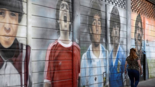 Maradona: un año después de su muerte, el último ídolo argentino todavía no puede descansar en paz