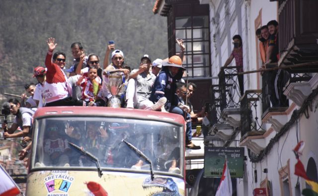 Independiente festejó el  título junto a su gente