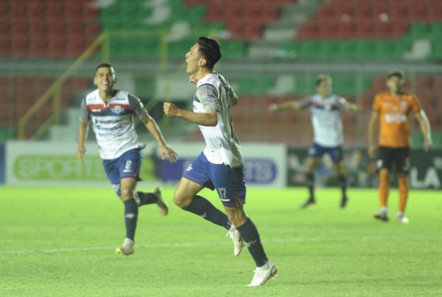 Miguel Ponce: “Nuestra idea es ser protagonista en todas las canchas”