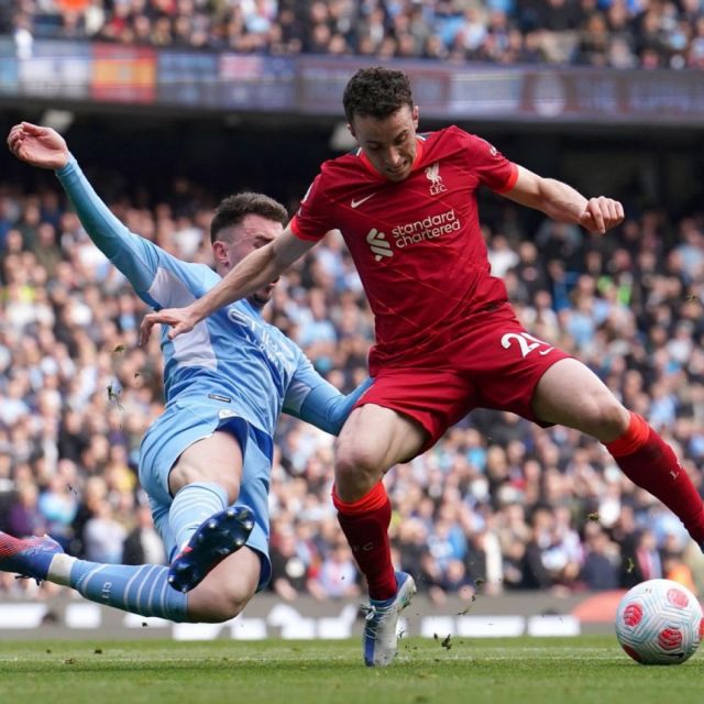 Manchester City y Liverpool igualaron en un gran partido 