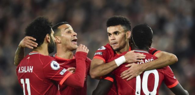 El Liverpool arrolla al United  y se sitúa líder en la Premier 