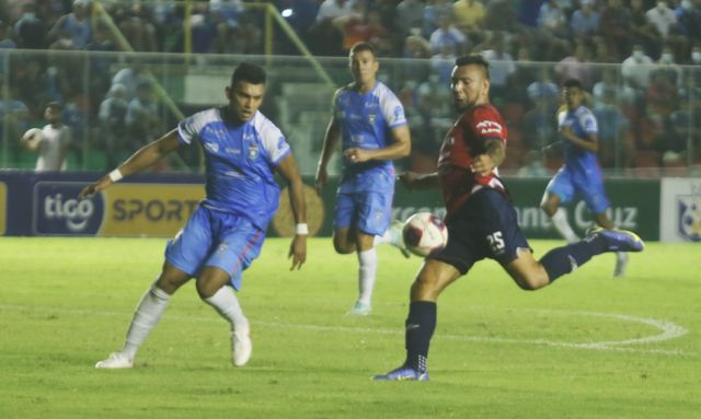 Blooming salva un empate con  penal en tiempo de adición 