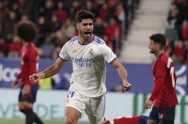 El Real Madrid vence a Osasuna  y acaricia la Liga española 