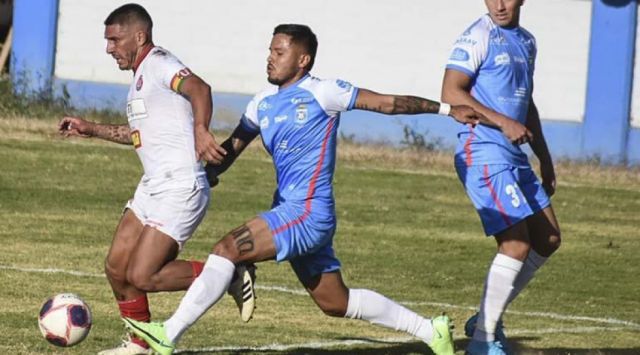 Universitario de Vinto amarga el aniversario del club Blooming