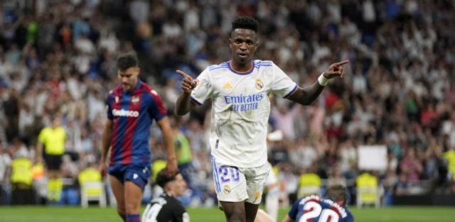 El Madrid no se apiada de un Levante descendido 