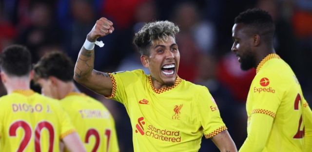 El Liverpool mantiene viva la pelea por el título en la Premier 