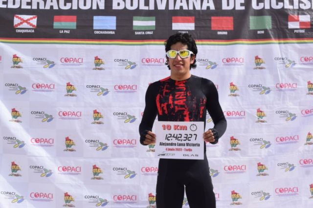 El tarijeño Alejandro Luna consiguió imponer un nuevo récord nacional de ciclismo