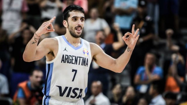 Fiesta de Facundo Campazzo en el triunfo de Argentina sobre Uruguay