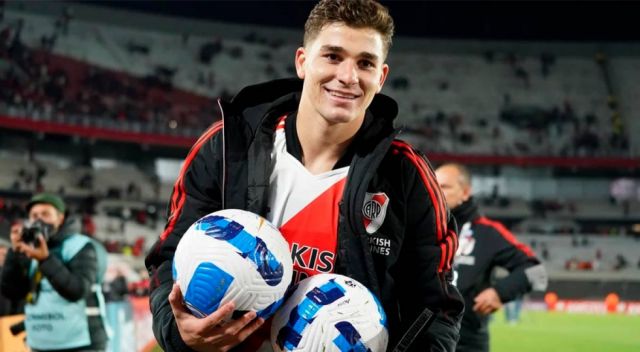 Julián Álvarez, la penúltima  función copera en River 