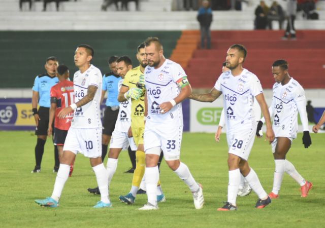 Real Santa Cruz y la “U” de Sucre abren el campeonato Clausura 