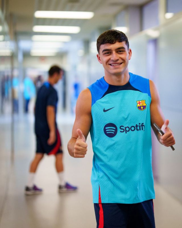 El Barcelona volvió al trabajo  con el equipo completo 