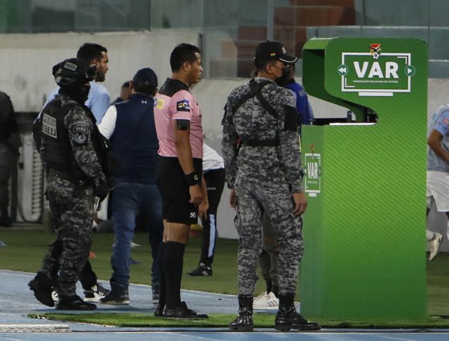 Aurora salva un empate con intervención del VAR