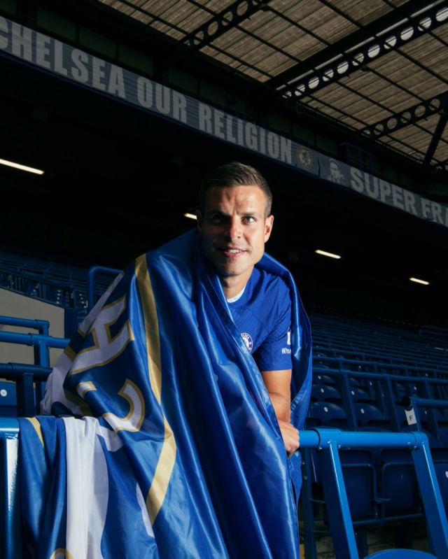 Azpilicueta no espera al Barça y renueva por el Chelsea